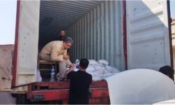 توزیع ۱۶ تن برنج در مرز چزابه و شلمچه