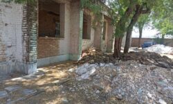 پروژه تعمیرات هنرستان شبانه روزی  عشایری حضرت  ولی عصر (عج) مسجدسلیمان نیمه کاره رها شده است