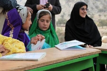 استخدام معلم از بوم عشایری برای مدارس عشایری‌