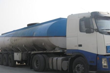 توقیف دستگاه  تانکر حامل ۳۰۰۰۰ لیتر گازوئیل قاچاق در اهواز به ارزش ۱۷ میلیارد ریال