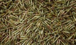 کشف ۳۰۰۰ فشنگ جنگی  از زن  ویلچر نشین در دشت آزادگان