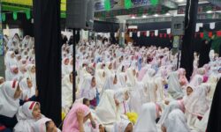 آیین جشن تکلیف با حضور ۱۲۰۰ دانش آموز دختر شهرستان کارون  برگزار گردید