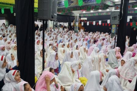 آیین جشن تکلیف با حضور ۱۲۰۰ دانش آموز دختر شهرستان کارون  برگزار گردید