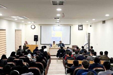 گاهی نطق ۱ دقیقه ای یک نماینده مجلس می تواند از  میلیاردها رانت و فساد جلوگیری کند / مصلحت سنجی غلط هیئت رییسه مجلس در موضوع استیضاح همتی باعث وضعیت فعلی قیمت دلار شد