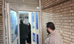 دیدار و گفتگو  با خانواده شهید مصدق طاهری توسط سردار طهماسبی جانشین بسیج سازندگی و جمعی از جهادگران