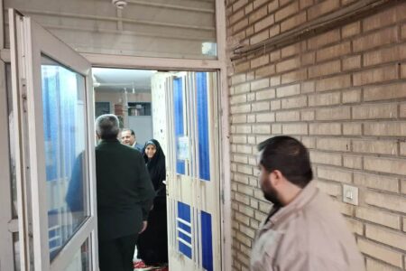 دیدار و گفتگو  با خانواده شهید مصدق طاهری توسط سردار طهماسبی جانشین بسیج سازندگی و جمعی از جهادگران