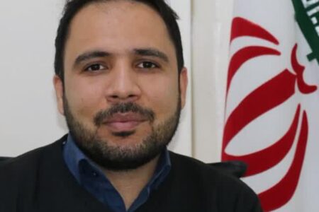 طی مراسمی با حضور دکتر جباری نماینده مجلس و مسئولین محلی از صادق ورناصری  کارمند نخبه مسجدسلیمانی تجلیل به عمل آمد