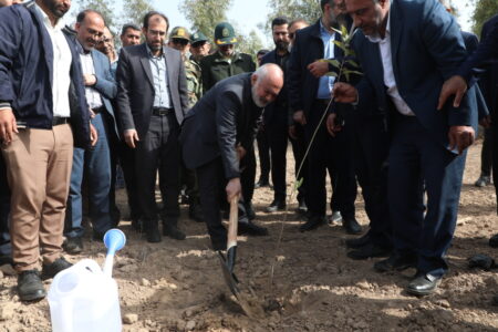 پویش نهال کاری «جان ایران»  در اولین روز از هفته منابع طبیعی با کاشت نهال توسط مردم و مسئولان در سراسر استان برگزار شد