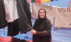 سومین شب از جشنواره اقوام ، صنایع دستی و سوغات در نمایشگاه بین المللی اهواز  با حضور گسترده مردم برگزار شد