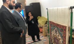 بازدید علی قیاص وند رییس مجمع بسیجیان ناحیه مقاومت امام علی (ع) اهواز از کارگاه فرش و گلیم مطهری