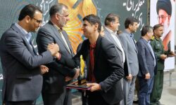 برای معلم برای ایران ؛ آیین بزرگداشت مقام معلم و تجلیل از معلمان نمونه استانی برگزار شد