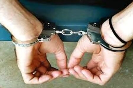 وکیل قلابی توسط مأموران حفاظت و اطلاعات دادگستری خوزستان دستگیر شد