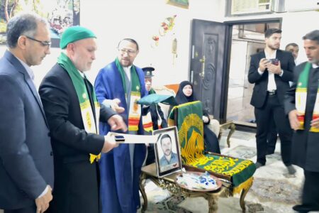 تجلیل از ۴۲ خانواده شهید جنگ رمضان در قالب پویش «آبروی ایران»